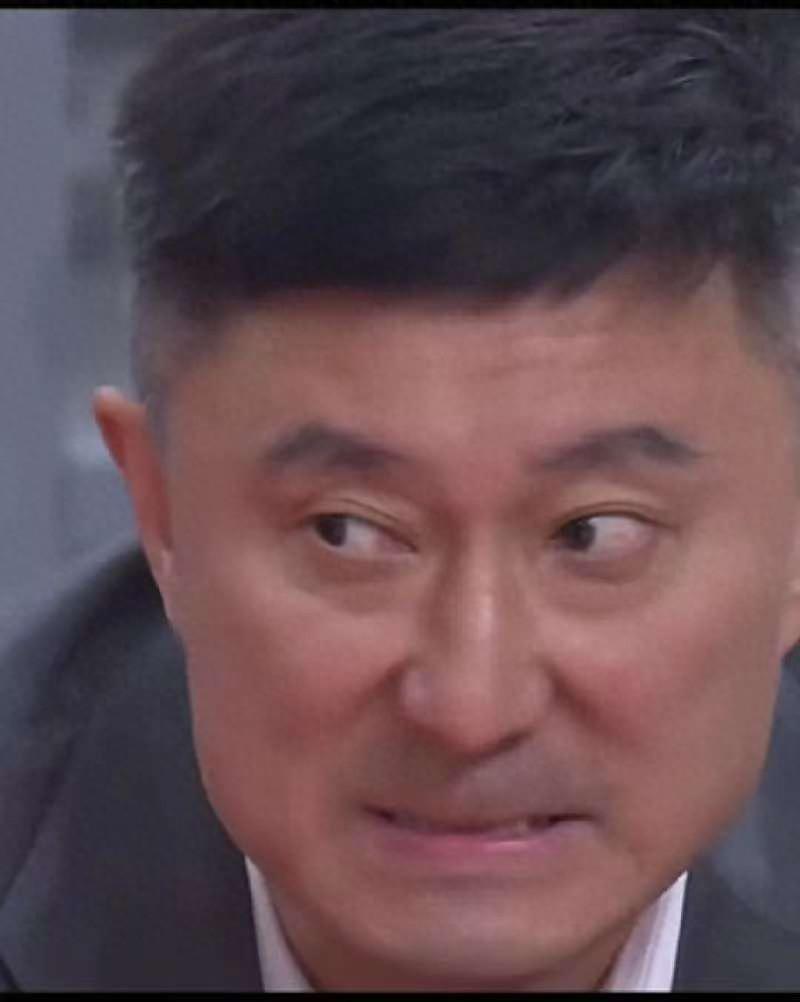 开云APP下载-愧对600万！3分9中1+空篮不中，不如新人，球迷：请给家政打替补