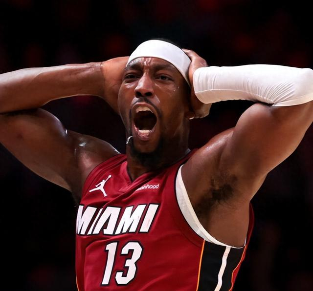 开云移动端-轰83+9超越科比！热巴一战创20项纪录惊为天人 抱头怒吼接受欢呼|阿德巴约|奇才|科比·布莱恩特|迪丽热巴|NBA_新浪体育_新浪新闻