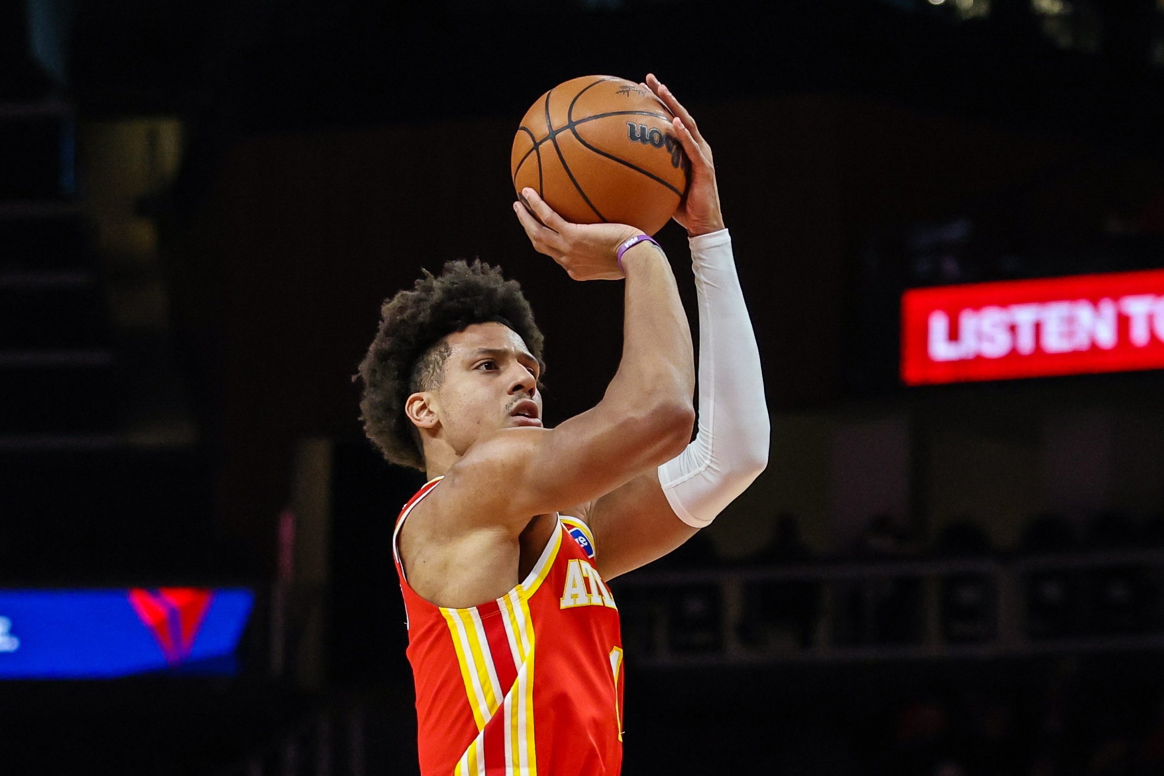 开云app-本赛季仅杰伦·约翰逊&amp;约基奇曾单场20+15+15 两人都2次做到